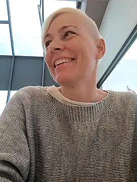 Snapshot of DarleenHot chatting on 13, 2, 2025 DarleenHot online show from 13, 2, 2025