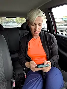 Snapshot of DarleenHot chatting on 24, 9, 2025 DarleenHot online show from 24, 9, 2025