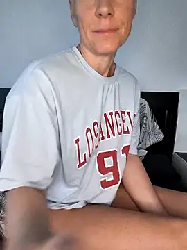 Snapshot of DarleenHot chatting on 10, 10, 2025 DarleenHot online show from 10, 10, 2025