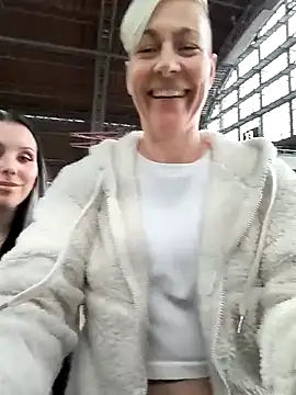 Snapshot of DarleenHot chatting on 20, 3, 2026 DarleenHot online show from 20, 3, 2026