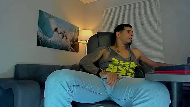 Snapshot of vincen_jose chatting on 14, 10, 2025 vincen jose online show from 14, 10, 2025