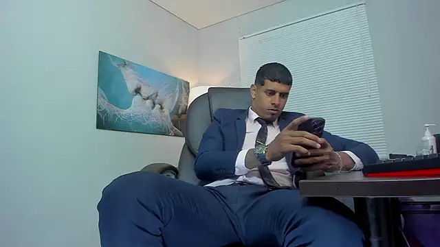 Snapshot of vincen_jose chatting on 28, 11, 2025 vincen jose online show from 28, 11, 2025