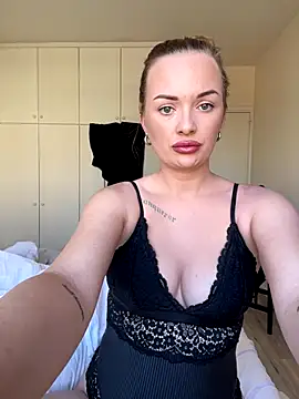 ElenaRebelle online show from 12, 10, 2025