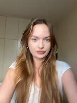 ElenaRebelle online show from 4, 4, 2026