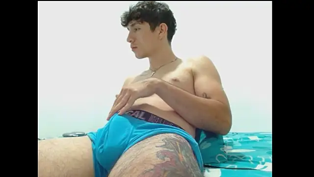 Snapshot of ChicoMaloFfF chatting on 24, 10, 2025 ChicoMaloFfF online show from 24, 10, 2025