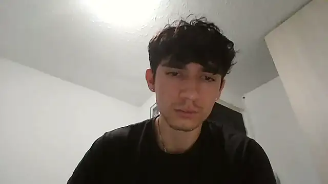 Snapshot of ChicoMaloFfF chatting on 6, 11, 2025 ChicoMaloFfF online show from 6, 11, 2025