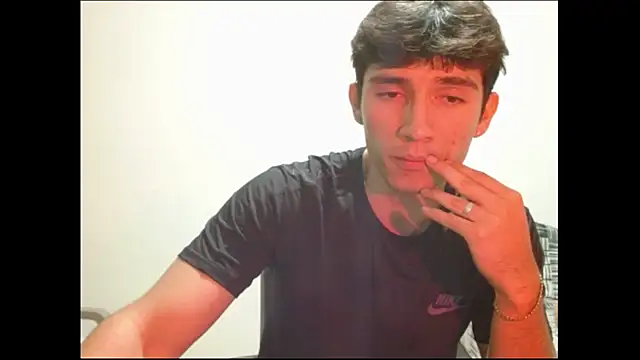 Snapshot of ChicoMaloFfF chatting on 12, 3, 2026 ChicoMaloFfF online show from 12, 3, 2026