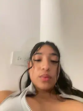 Bellafr online show from 4, 1, 2025