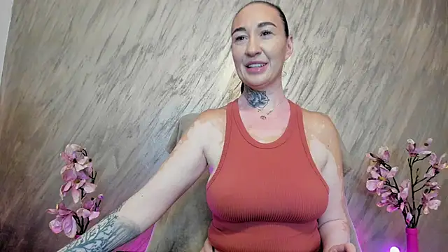 Rayanablackandwhite online show from 9, 7, 2026