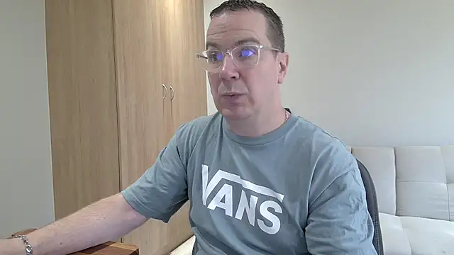 BrettJ81 online show from 22, 12, 2025