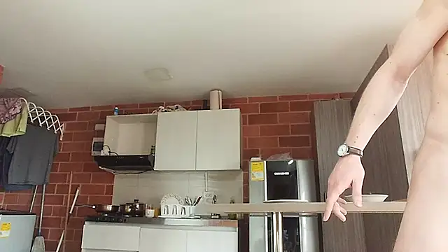 Snapshot of warrenkener chatting on 15, 10, 2025 warrenkener online show from 15, 10, 2025