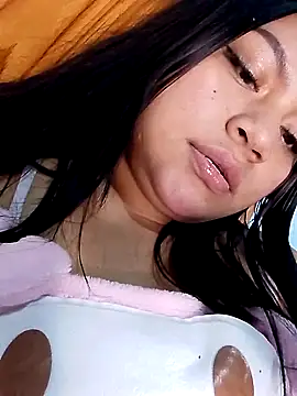 Candy chloee online show from 7, 10, 2025